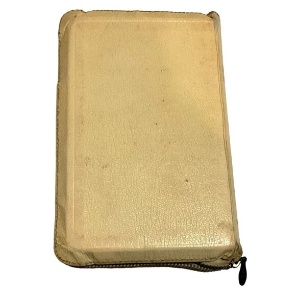 VTG WHITE LEATHER 70s HOLY BIBLE ILLUSTRATED OLD NEW TEST PUBLISHED IN THE UK - Picture 7 of 8